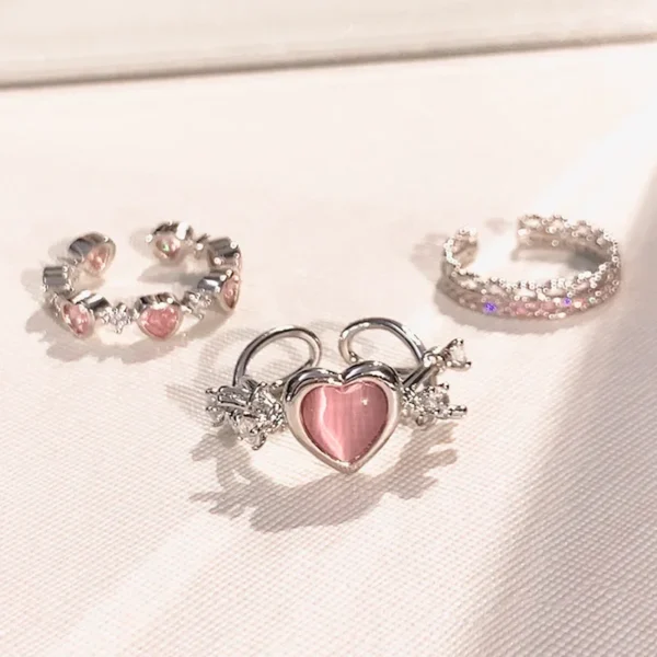 Pink Love Heart Rings for Women Opening Personality Thorn Finger Ring Fashion Sweet Girls Jewelry Wedding Party Accessories 2024